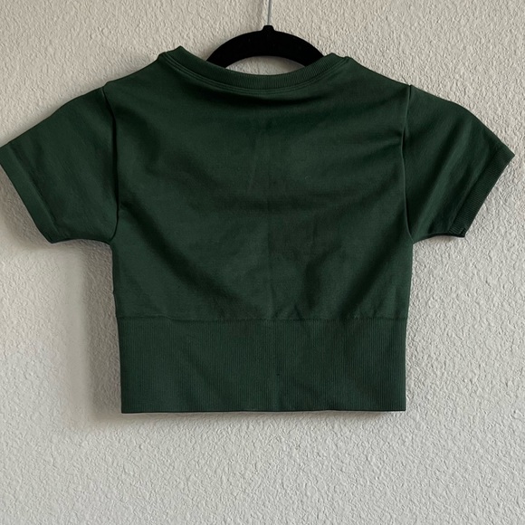 Offline by Aerie Sidewalk Seamless Cropped T-Shirt - Size XXS - Picture 3 of 7